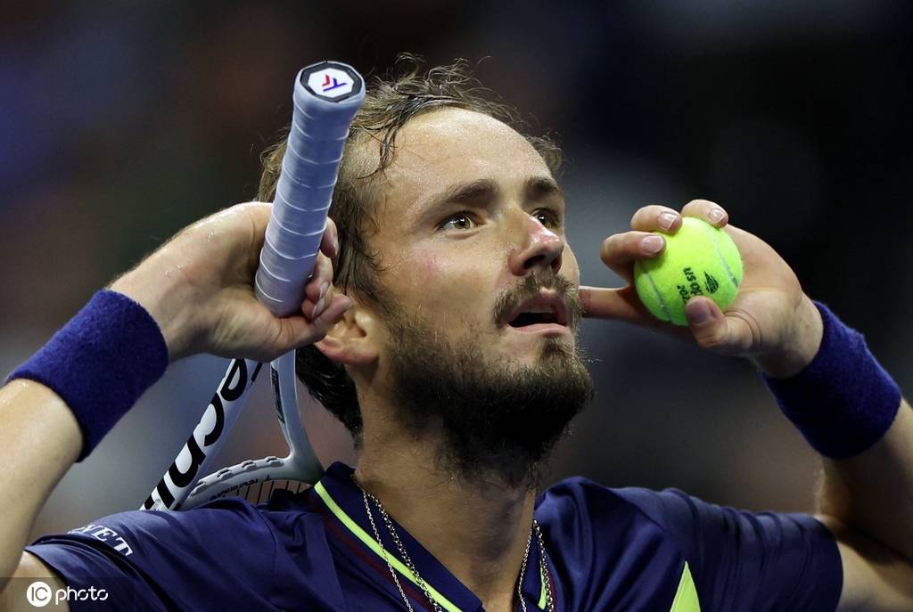 了在球场上 了在球场上